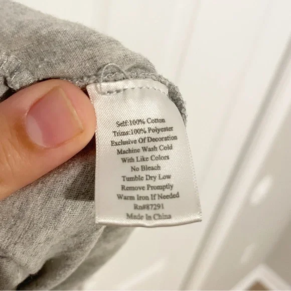 Johnny Was Embroidered Short Sleeve T-Shirt Size XS Gray Scoop Neck Floral Tee - Picture 10 of 11